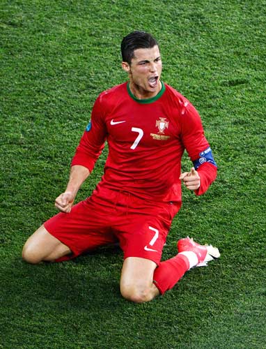 沪媒：莱昂纳多伤势没完全康复，刘若钒等人也有不同程度伤病（沪媒称莱昂纳多尚未完全康复，刘若钒等队友亦有不同程度伤情）