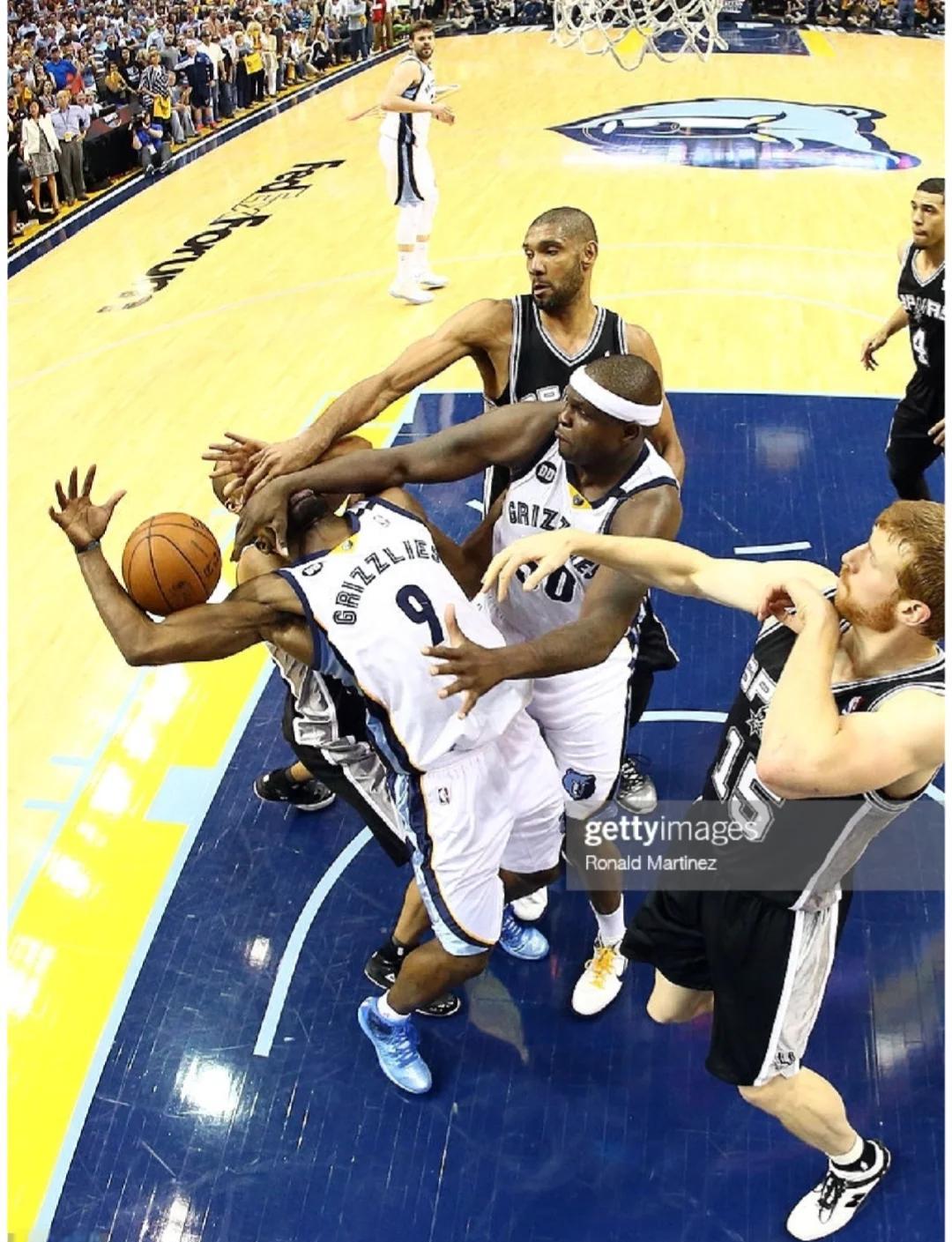 亚冠二级战报：布伦纳帽子戏法，南定绿钢9-0狂胜东方（亚冠二级联赛战报：布伦纳戴帽，南定绿钢9比0横扫东方）