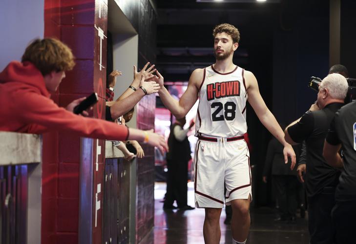 范德芬：我给伊萨克发了短信，我只是想封堵射门&他运气不好（范德芬：赛后给伊萨克发短信，只是想封堵那脚射门，他确实有点倒霉）