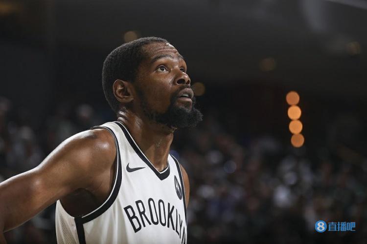 东体：特维斯在申花时训练都由自己决定，波耶特控制不了球队（东体：申花时期特维斯训练由其自定，波耶特难以掌控球队）