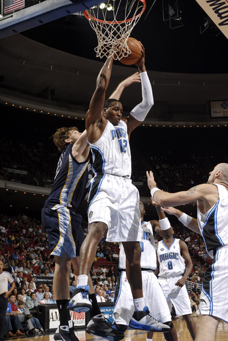 拉菲尼亚：我总觉得我在逼抢这件事上有点烦人（拉菲尼亚：在逼抢方面，我常觉得自己有点招人烦）