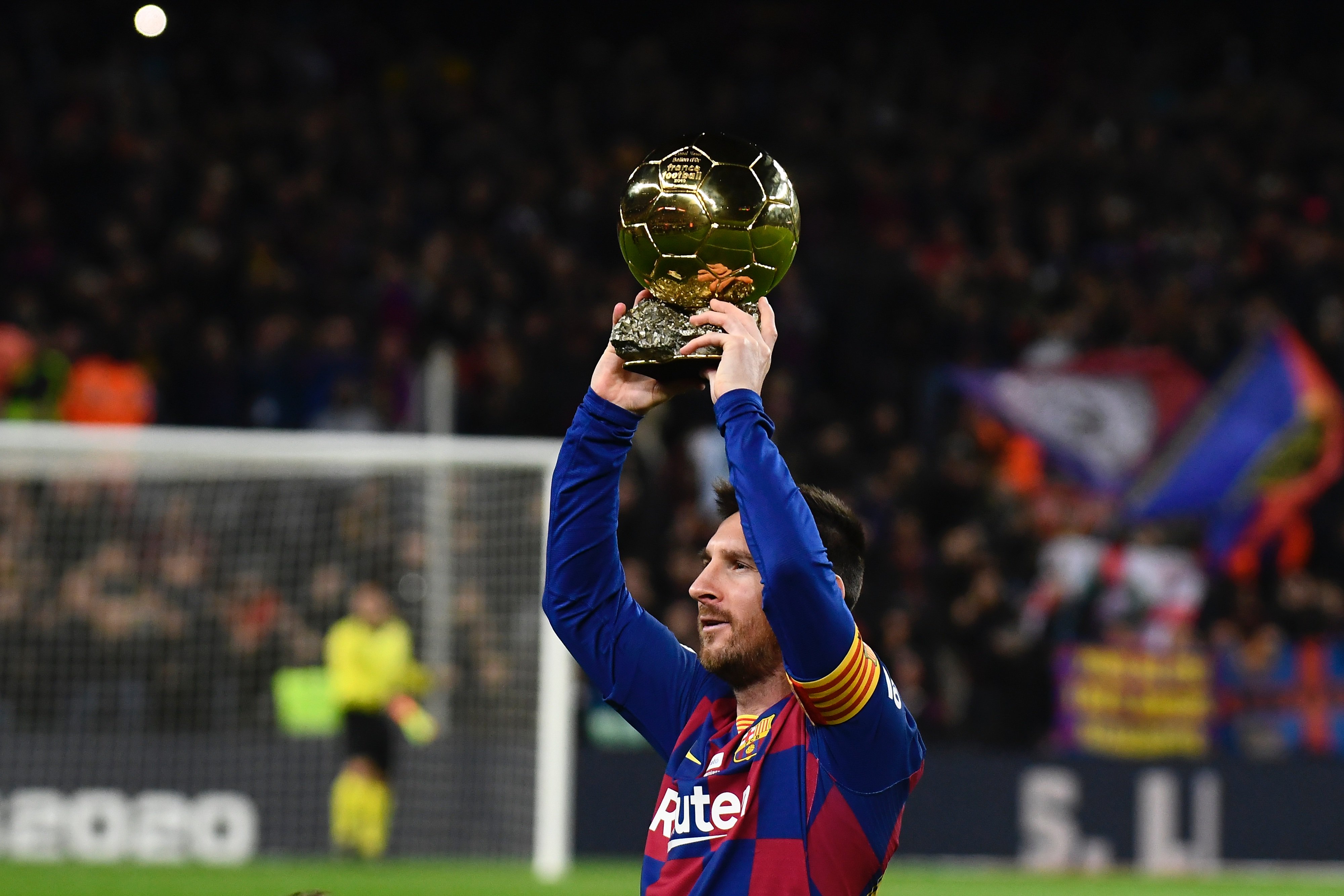 世界杯再添超级黑马晋级（世界杯再现超级黑马突围晋级）