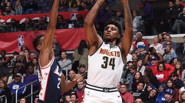 NBA将于明日迎来一年一度的圣诞大战。（一年一度的NBA圣诞大战将于明日打响）