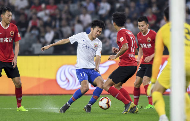 半场战报：海登海姆0-1弗赖堡，曼赞比建功（半场快讯：弗赖堡1-0领先海登海姆，曼赞比破门）