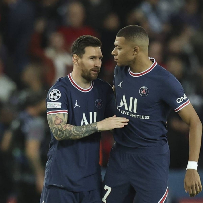 乐凯体育的教练与球员之间的紧密关系（乐凯体育教练与球员的密切互动）