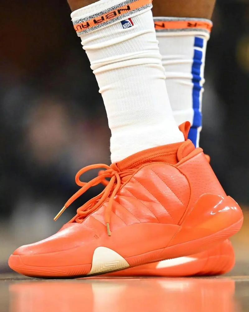 拉菲尼亚：我希望在巴萨退役；最大的奢侈是给家人买房子（拉菲尼亚：愿在巴萨终老，最奢侈的事是为家人购房）