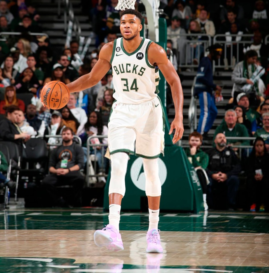 希罗上半场20分＆下半场0分，热火10分不敌独行侠（希罗上半场轰20分下半场哑火零分，热火以10分之差不敌独行侠）