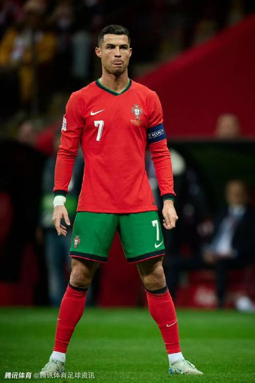 手感不佳！迪亚洛17中7中得到17分7篮板5失误3犯规（命中率不佳！迪亚洛17投7中得17分7篮板，5失误3犯规）