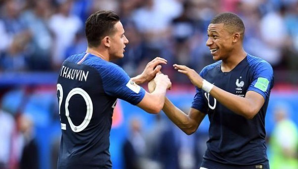 进球+造乌龙，麦克托米奈当选那不勒斯2-0卡拉巴赫全场最佳（破门+制造乌龙，麦克托米奈荣膺那不勒斯2-0卡拉巴赫本场最佳）