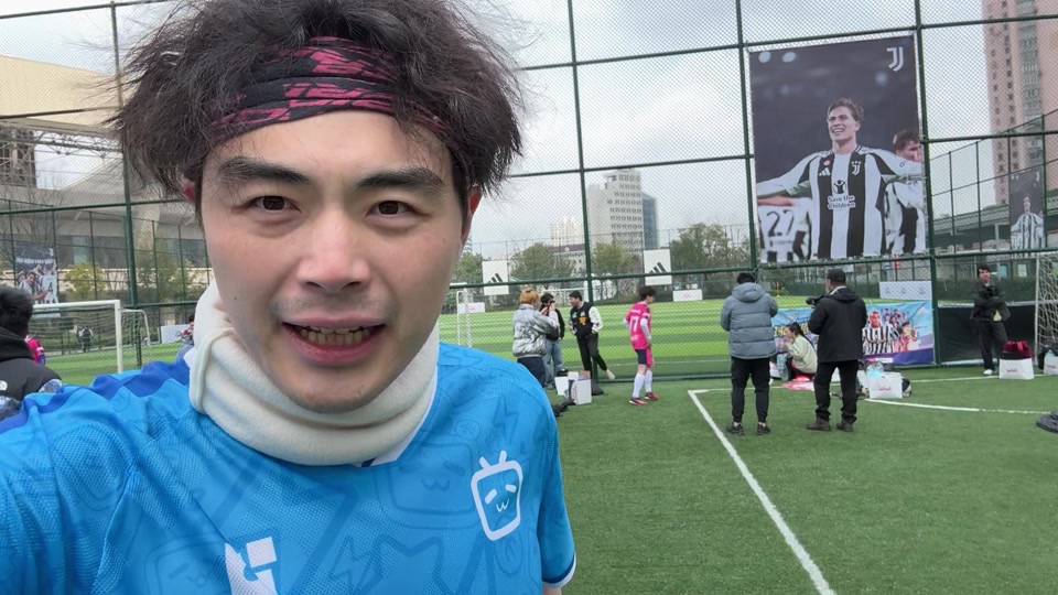 足球评论员如何分析比赛？（足球评论员怎样解读一场比赛？）