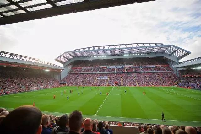 奥古斯托：大家认为这种比赛应该赢5-0，但欧冠没有容易的比赛（奥古斯托：外界总觉得这种比赛该5比0拿下，但欧冠没有轻松仗）