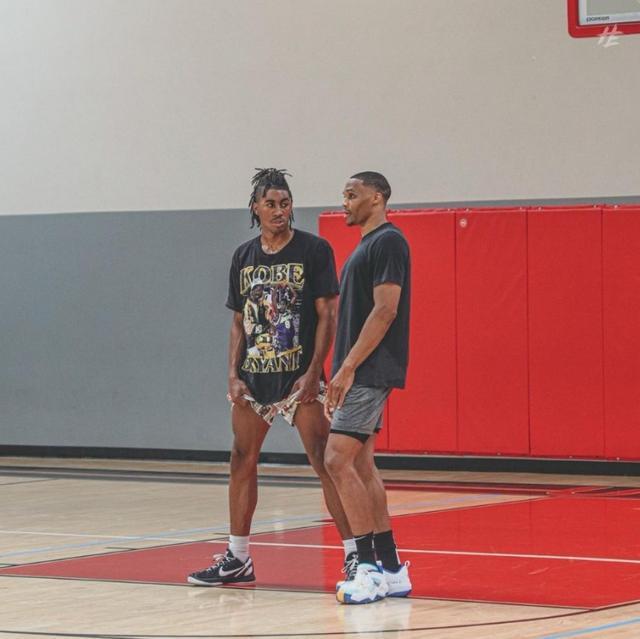 经纪人谈格纳布里：他感觉非常自在，也正在享受这段时间（经纪人：格纳布里心态放松，正享受当下时光）