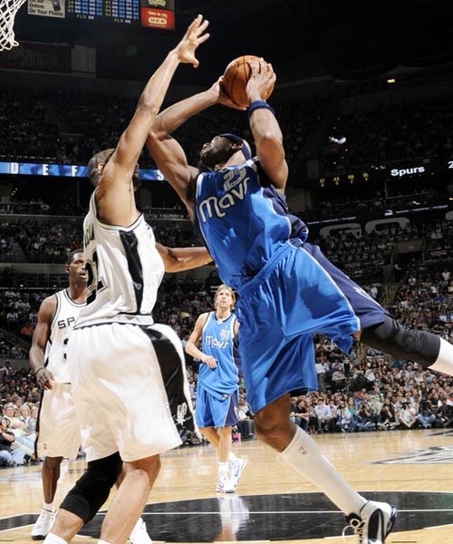 他才是真冤！基耶萨近3场只踢4分钟，但本赛季出战384分钟已贡献2球3助（真委屈！基耶萨近3战仅踢4分钟，却在本季384分钟里已交出2球3助）