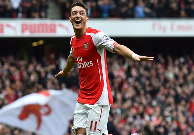 港陆同心赓续体育情，白发映蓝甲“让他们不想家”（港陆携手共续体坛情，银发映蓝甲“让他们不想家”）