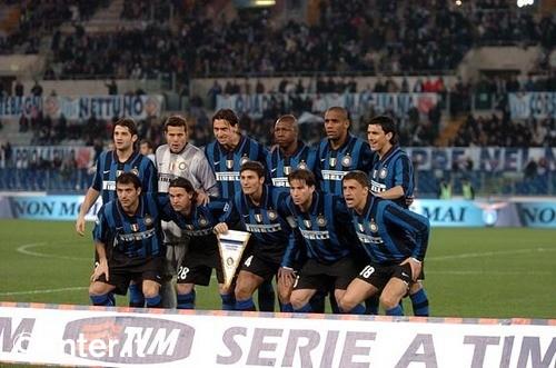 TA：皇马球星团队深度介入更衣室，阿隆索管理面临额外挑战（TA：皇马球星身边人深度插手更衣室，阿隆索执教难度加码）